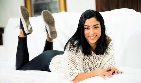 Un black de la mairie baise une jolie étudiante après l'école