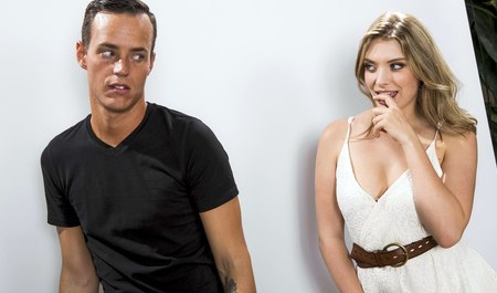 J'ai invité une fille à une séance photo et l'ai baisée pendant le tournage