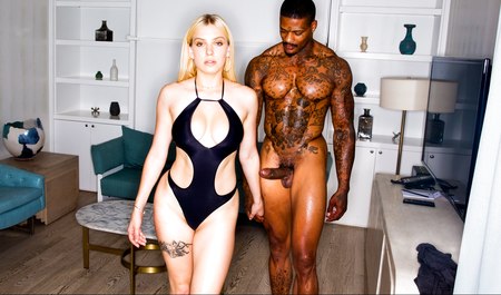 Sexe interracial entre une blonde et un black dans l'appartement