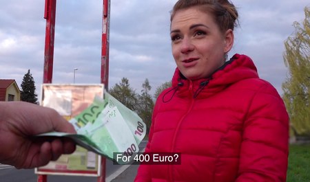 Un mec a récupéré une touriste à Budapest pour la baiser pour de l'argent