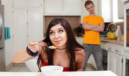 J'ai volé la bouchée de quelqu'un d'autre - j'ai sucé la bite de son propriétaire