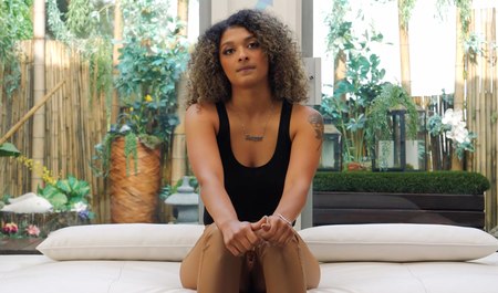 J'ai invité une mulâtresse bouclée pour du sexe lors d'un casting à domicile