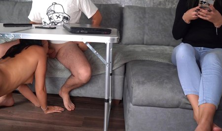 La demi-soeur de mon ami vient pour une pipe et attend du sexe