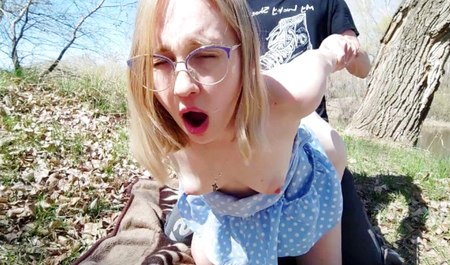 Un ami a grillé Mary Mouse à l'extérieur au lieu d'un barbecue