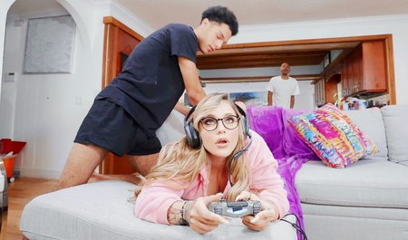 Kali Rose a trompé son amie avec son amie noire