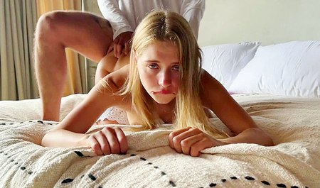 J'ai ramené une fille à la maison pour du sexe, mais elle a cassé son téléphone et son argent