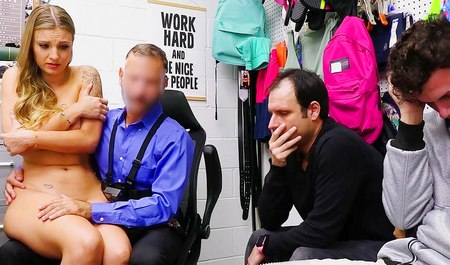 Kenzie Love, à la suite d'une liaison en plusieurs étapes, a des relations sexuelles avec un agent de sécurité de boutique sur son lieu de travail