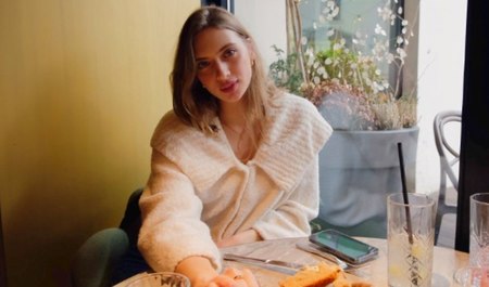 Dîner romantique suivi de sexe en russe