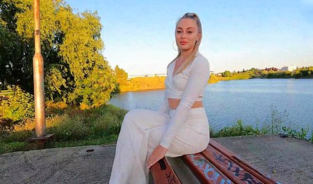 Biloufree a des relations sexuelles avec un ami lors du premier rendez-vous