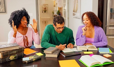 Le nerd a la plus grosse bite, alors les sportifs vont au diable...
