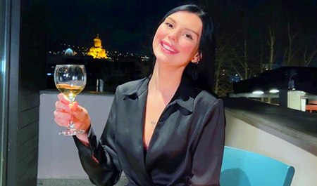 Nous avons joué à un jeu et j'ai choisi le sexe avec un préservatif, mais je l'ai quand même enlevé