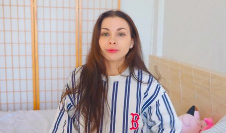 Le mari paresseux s'est avéré millionnaire et Loli Lips lui fait du bon sexe