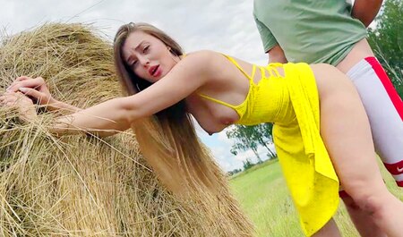 Il fait bon au village et ils vont vite vous baiser dans le foin...