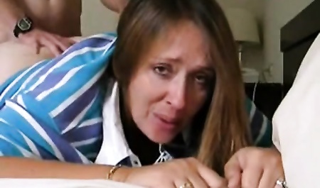 Ejaculation dans le cul d'une dame mature